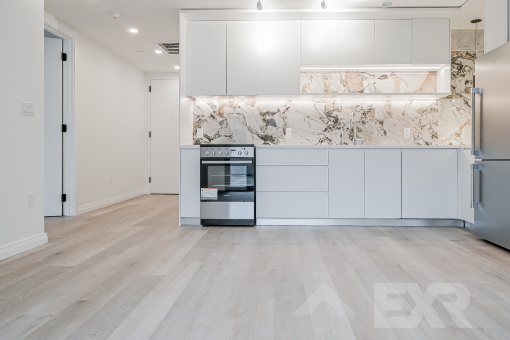957 Atlantic Avenue - Photo 2