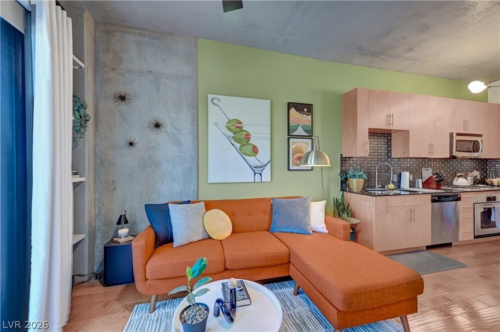 353 E Bonneville Avenue - Photo 9