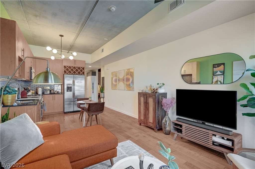 353 E Bonneville Avenue - Photo 7