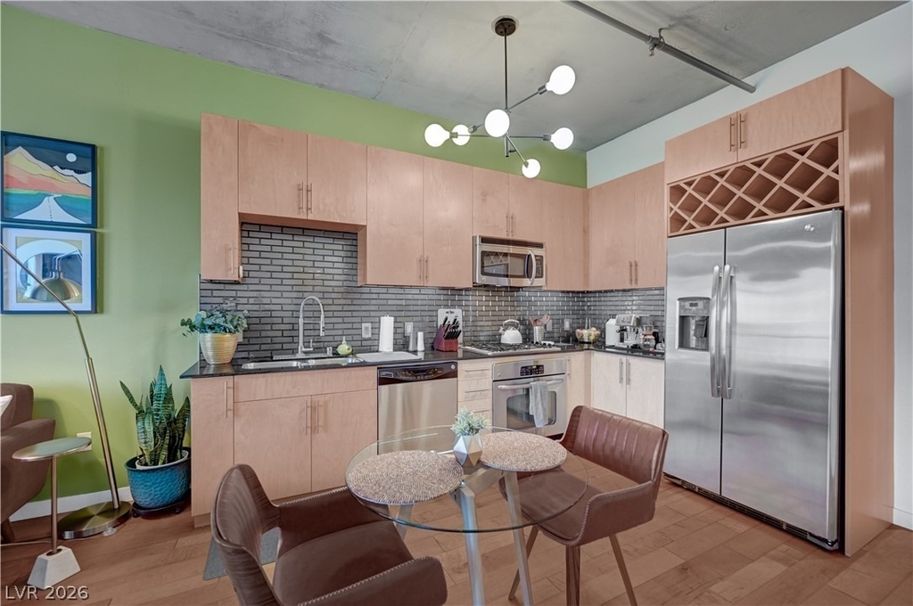 353 E Bonneville Avenue - Photo 3