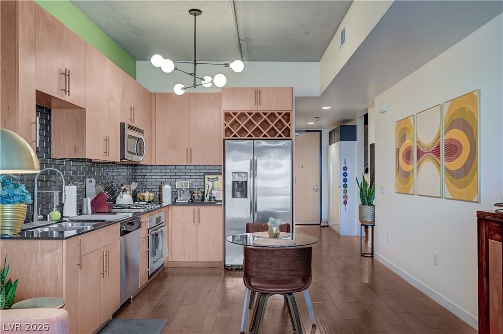 353 E Bonneville Avenue - Photo 8