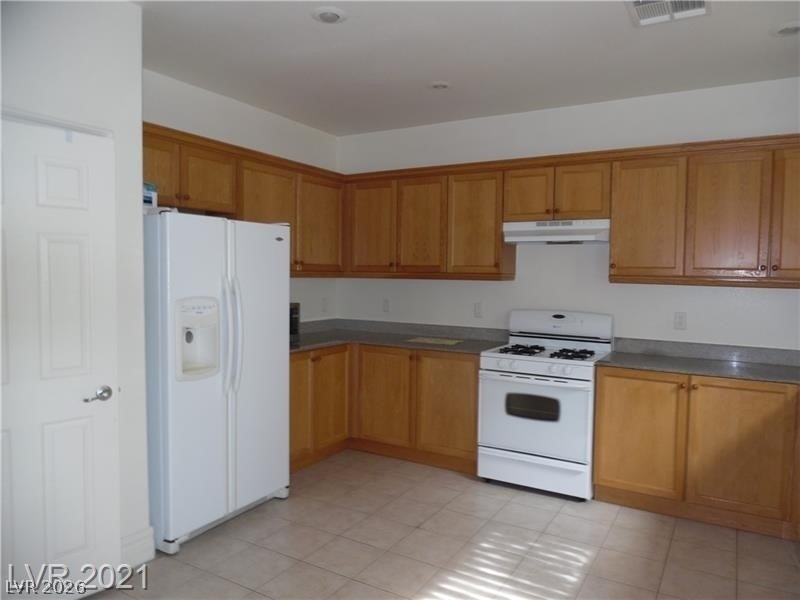 9737 Valmeyer Avenue - Photo 2