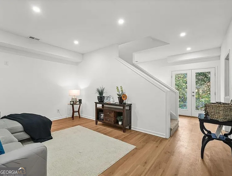 3925 Pine Shore Circle - Photo 11