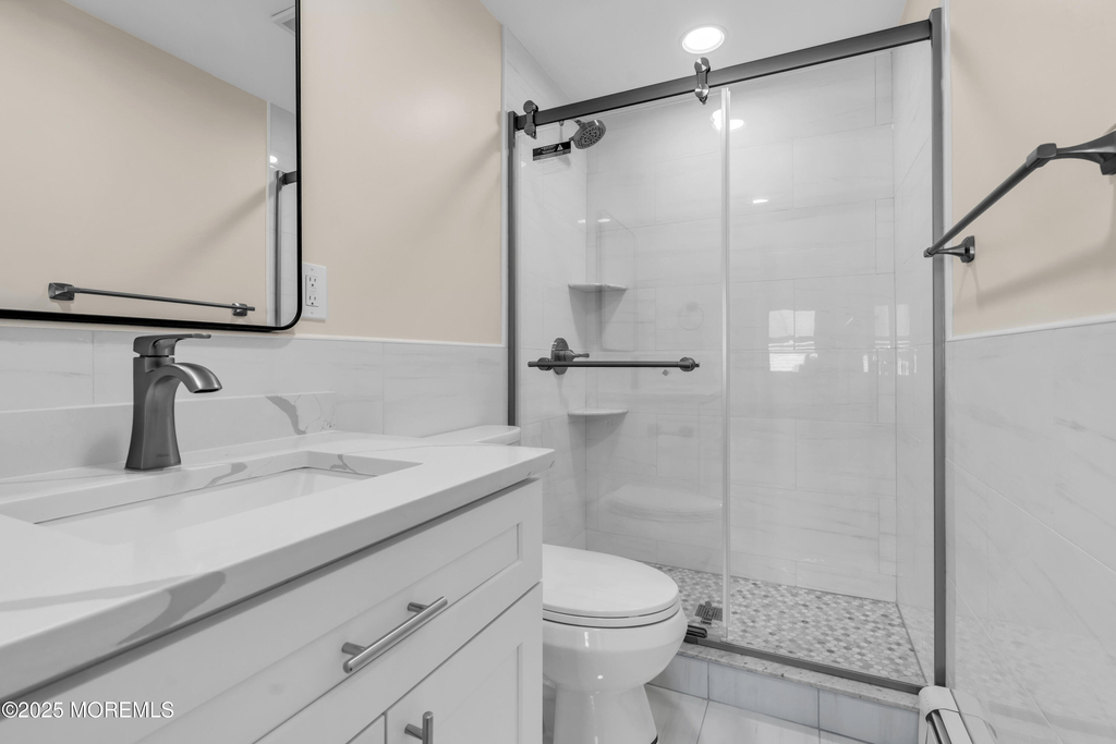 814 Dunlewy Street - Photo 17