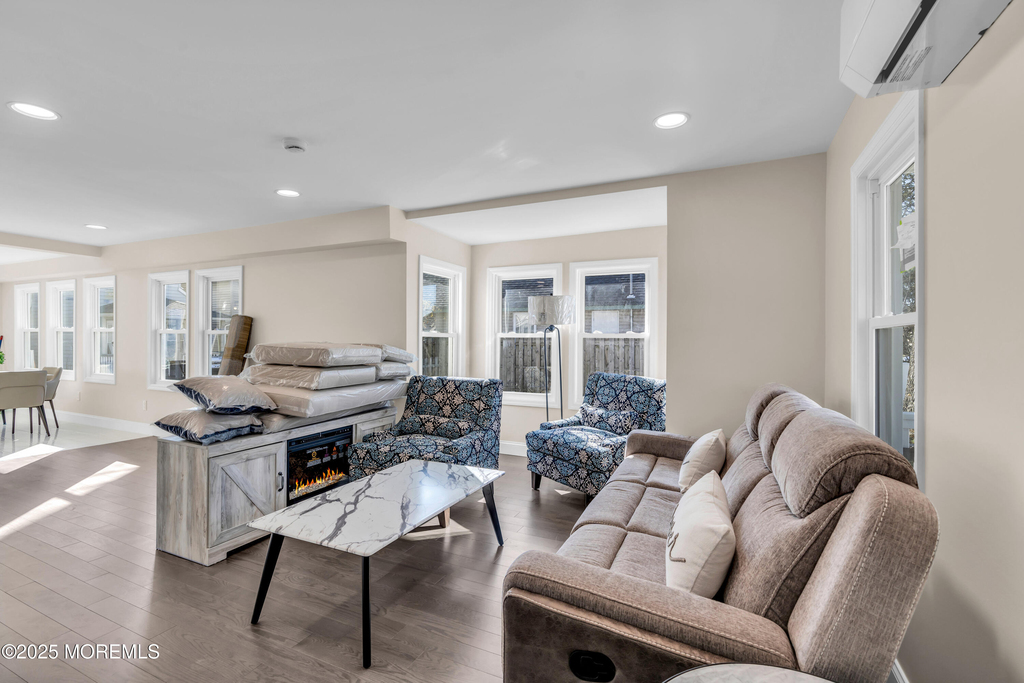 814 Dunlewy Street - Photo 5