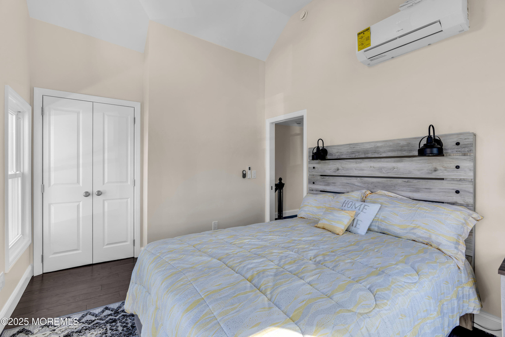 814 Dunlewy Street - Photo 15