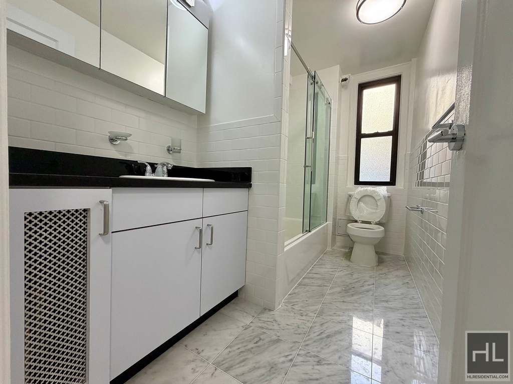 East 38 Street - Photo 6