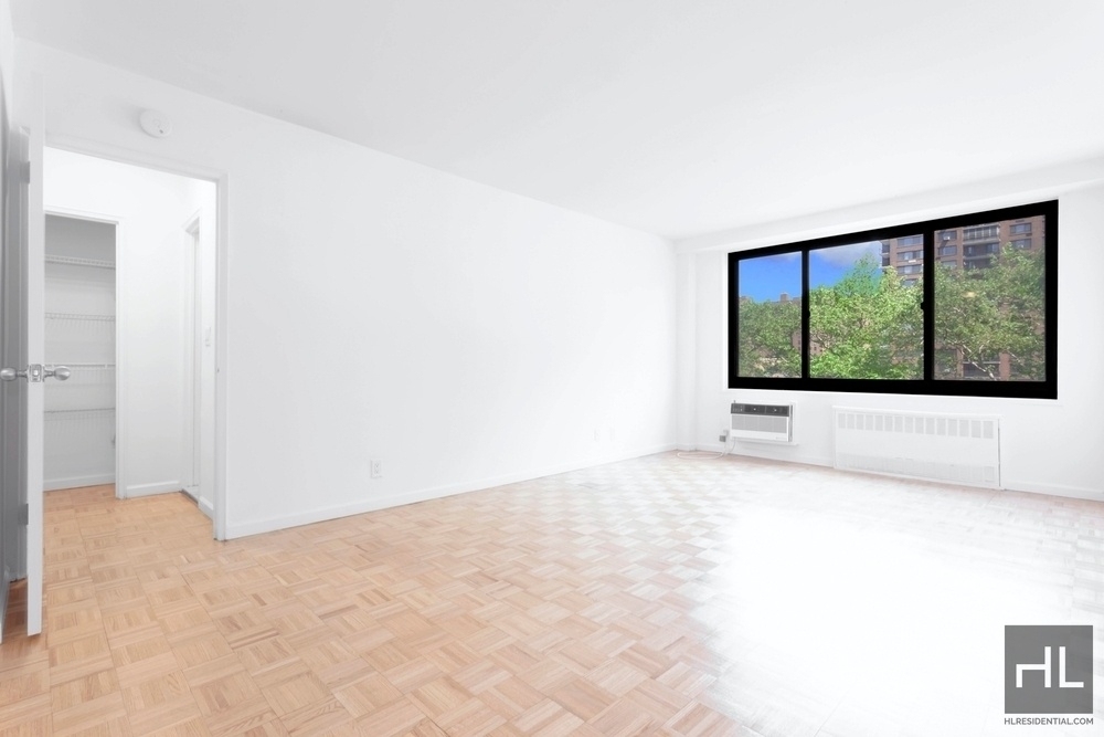 West 135th Street - Photo 1