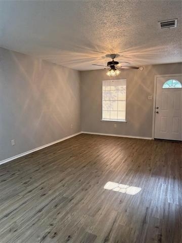 304 E Hickory Street - Photo 2