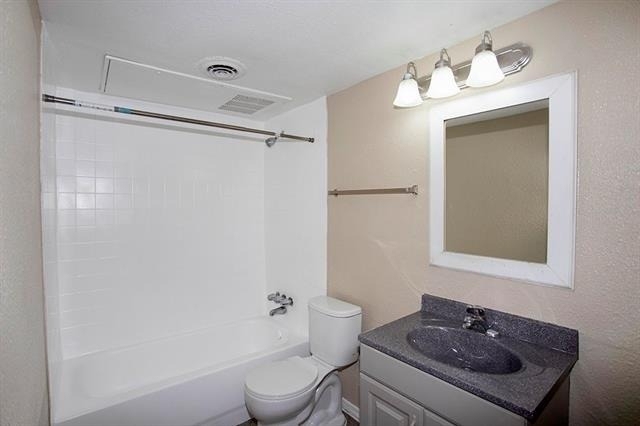 14208 Heritage Circle - Photo 2