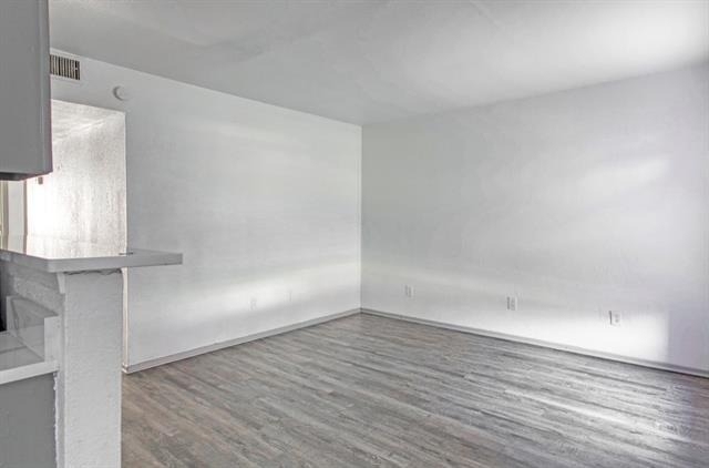 916 Isbell Road - Photo 2