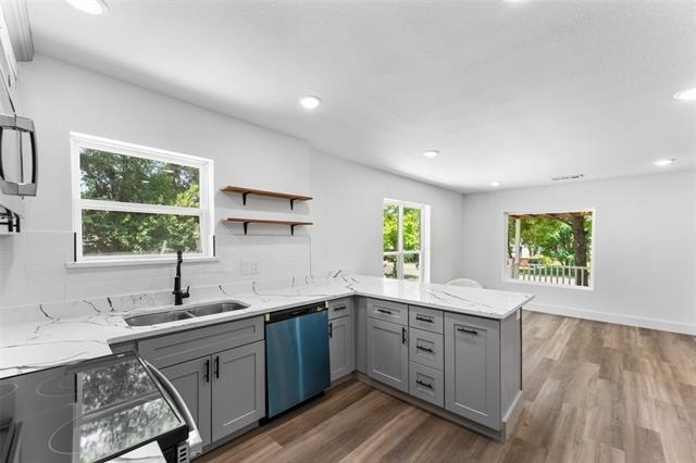 2730 Gladstone Drive - Photo 10