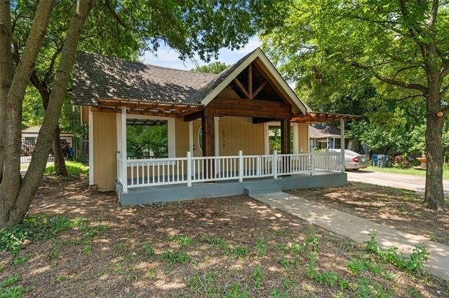 2730 Gladstone Drive - Photo 1