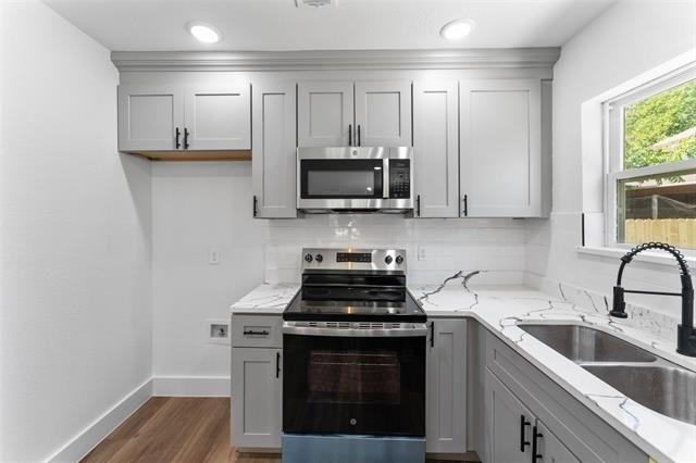 2730 Gladstone Drive - Photo 9