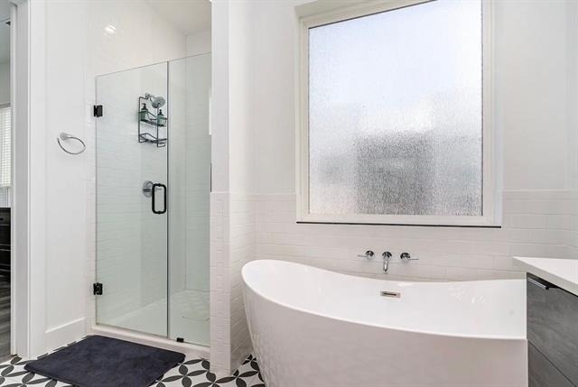 2239 Lovedale Avenue - Photo 2