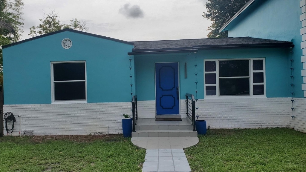 1548 Sw 28th Avenue - Photo 1