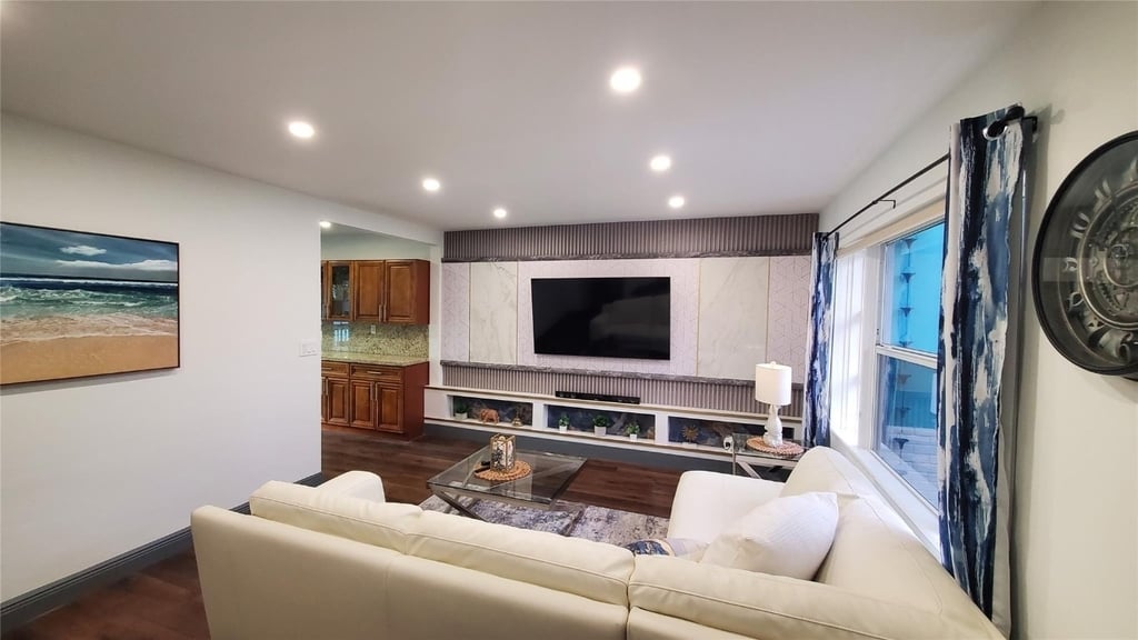 1548 Sw 28th Avenue - Photo 3