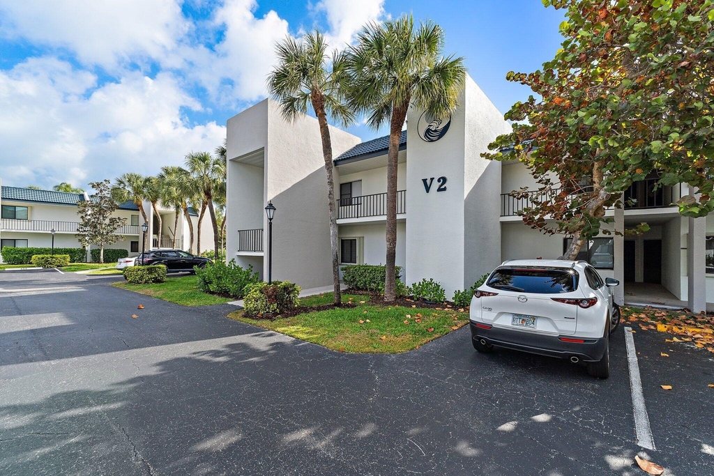 1605 S Us Highway 1 - Photo 1