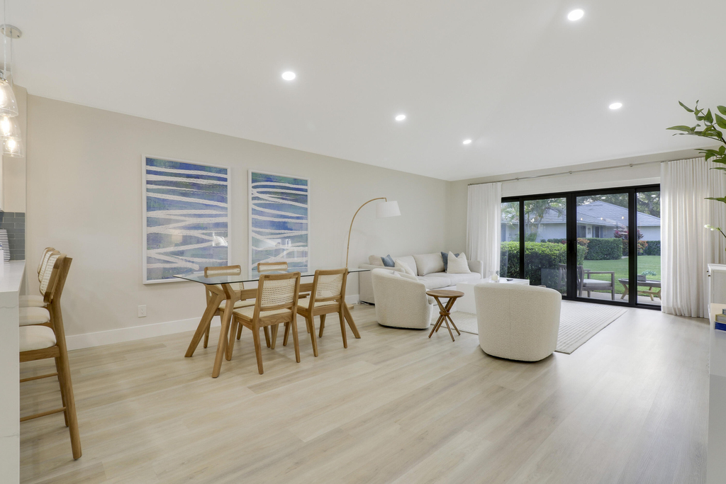 523 Club Drive - Photo 1