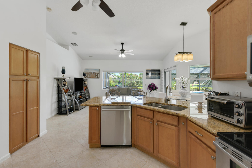1935 Primrose Lane - Photo 14