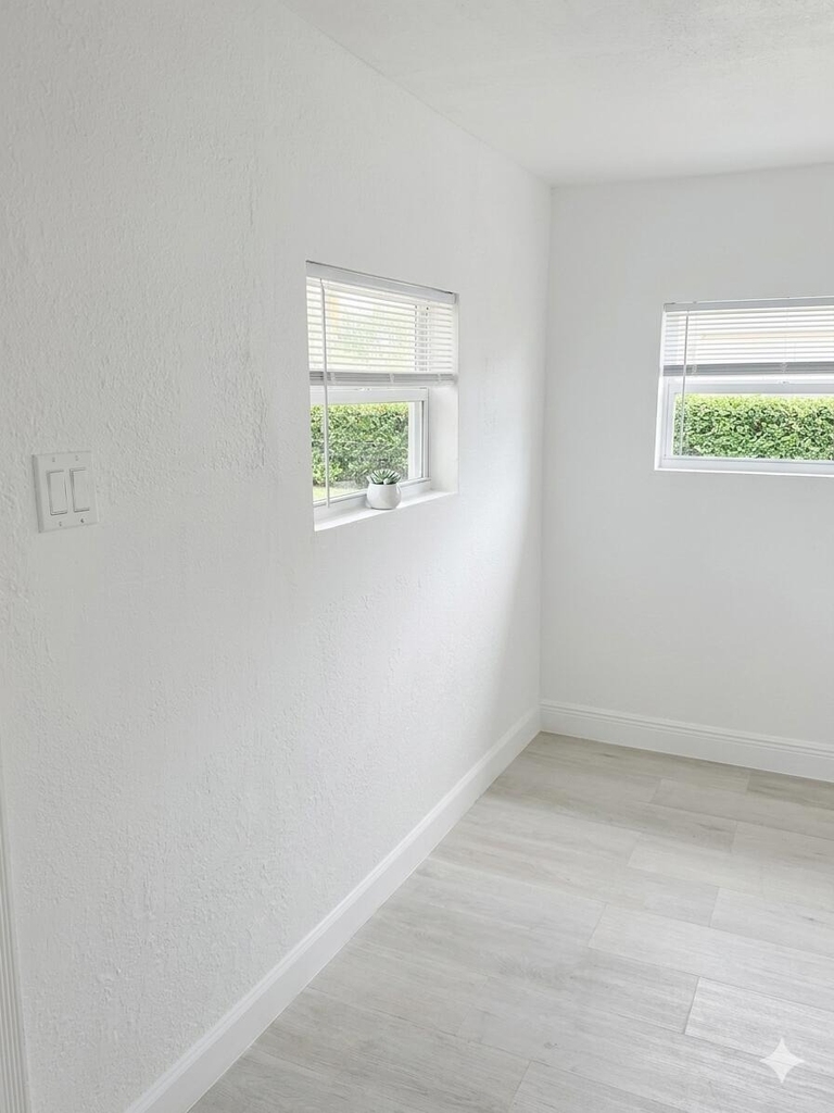 1527 Nw 63rd Street - Photo 5