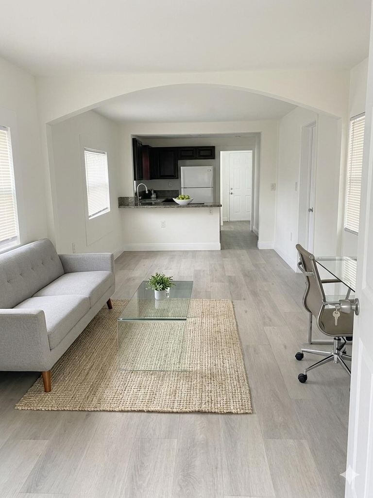 1527 Nw 63rd Street - Photo 4