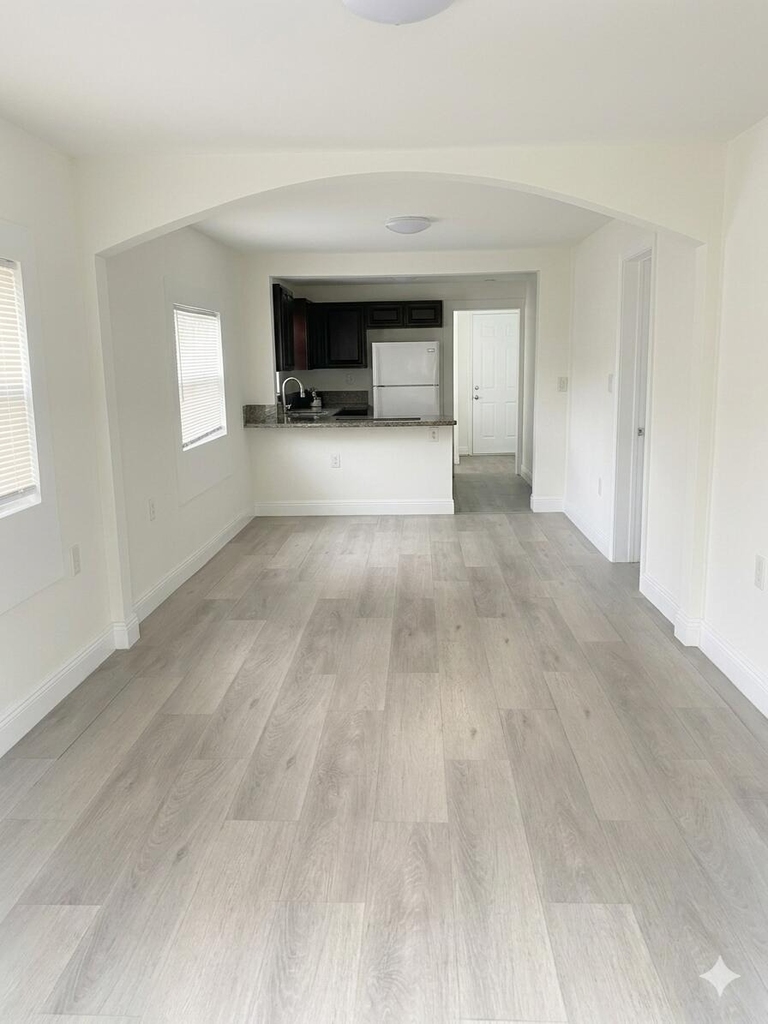 1527 Nw 63rd Street - Photo 3