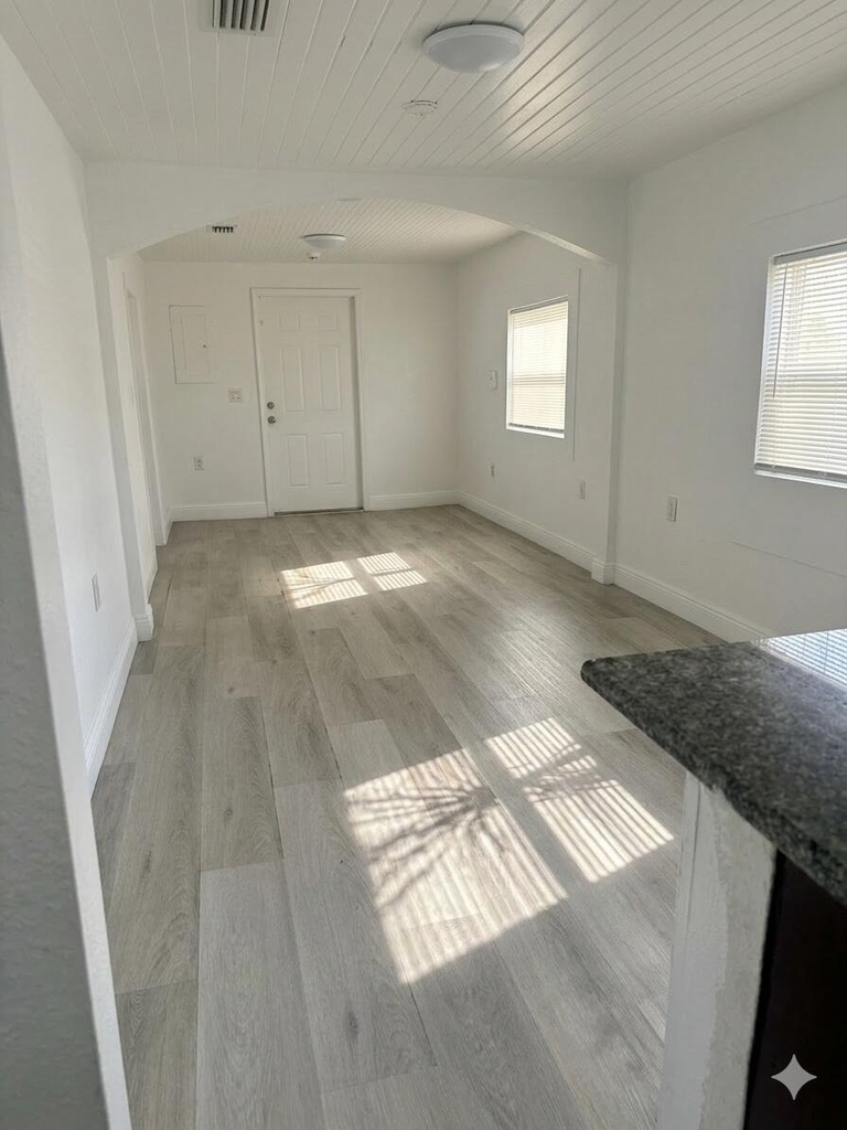 1527 Nw 63rd Street - Photo 17