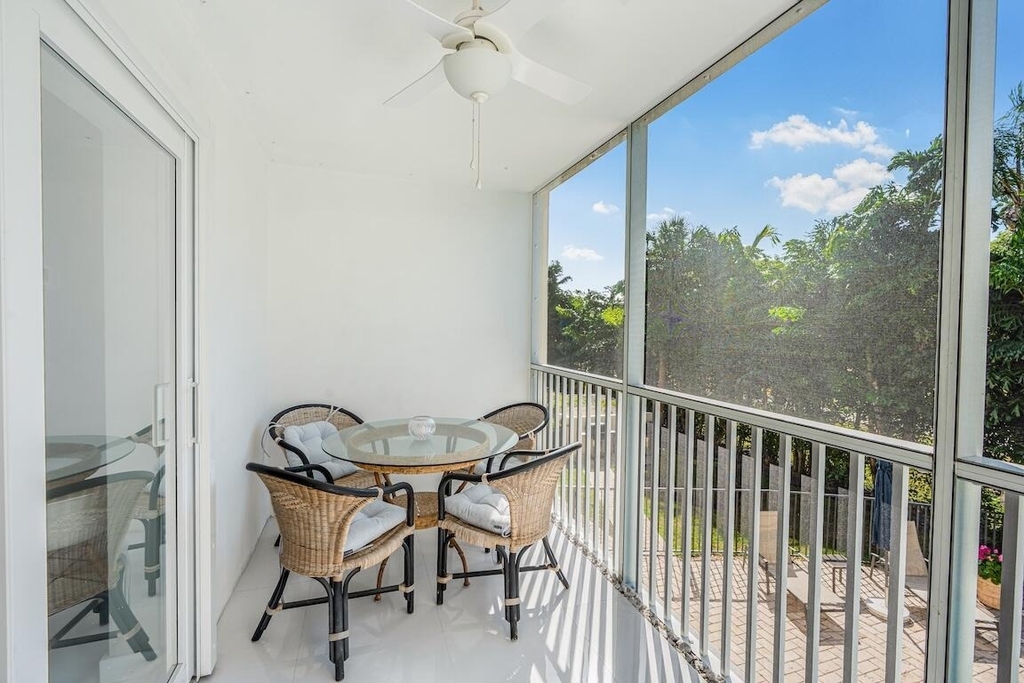 200 E Royal Palm Road - Photo 10
