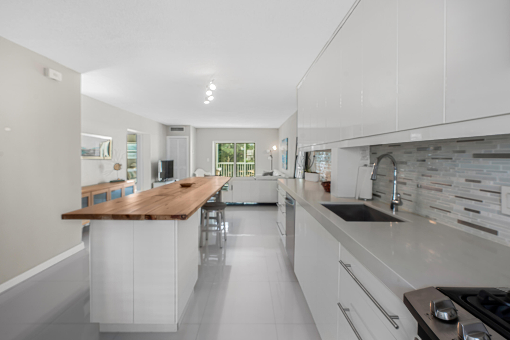 200 E Royal Palm Road - Photo 8