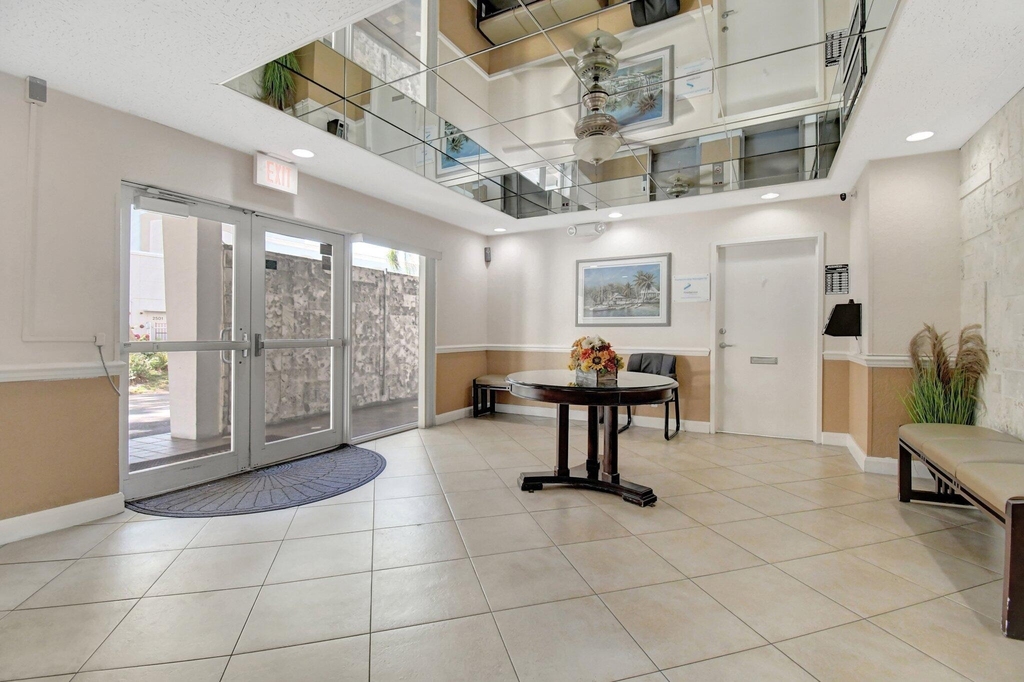 2555 Ne 11th Street - Photo 27