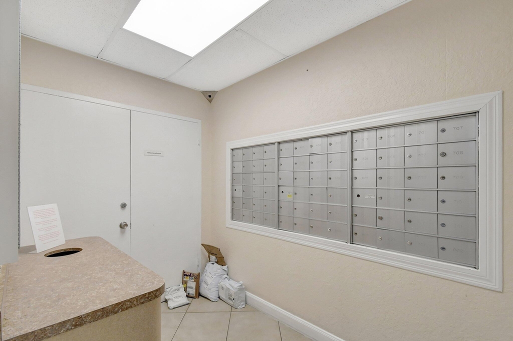 2555 Ne 11th Street - Photo 31