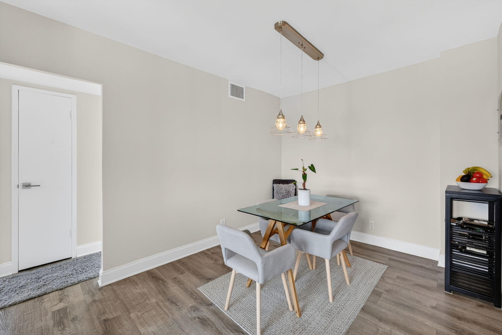 2555 Ne 11th Street - Photo 8