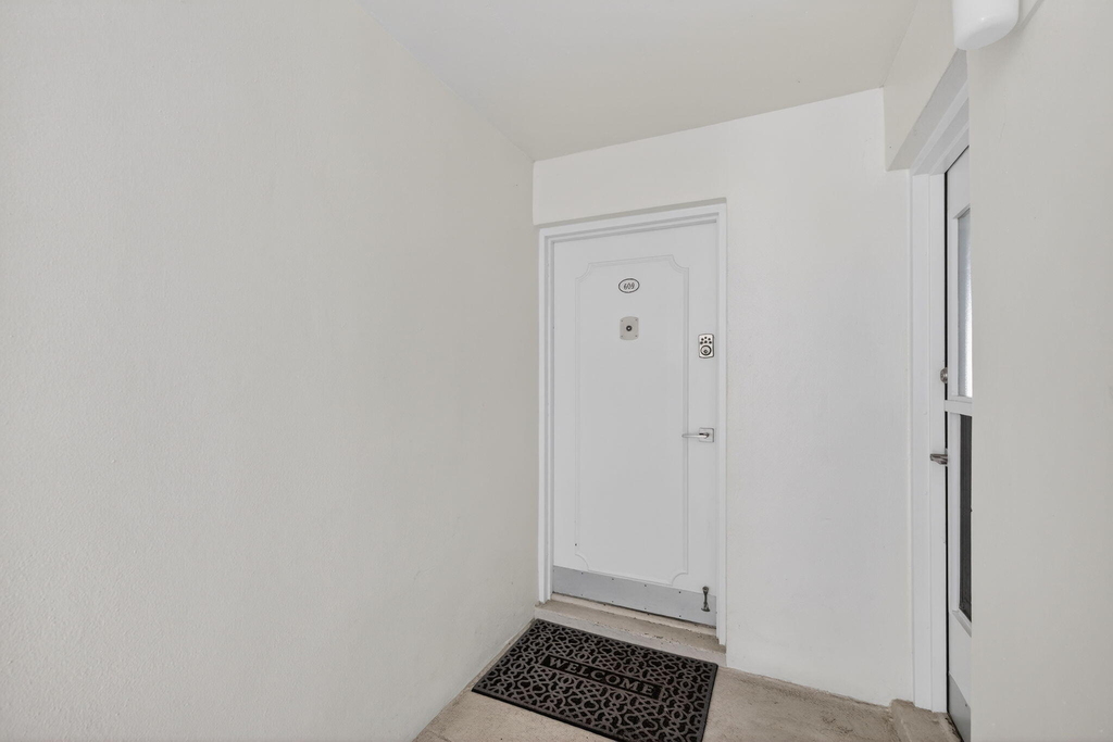 2555 Ne 11th Street - Photo 35