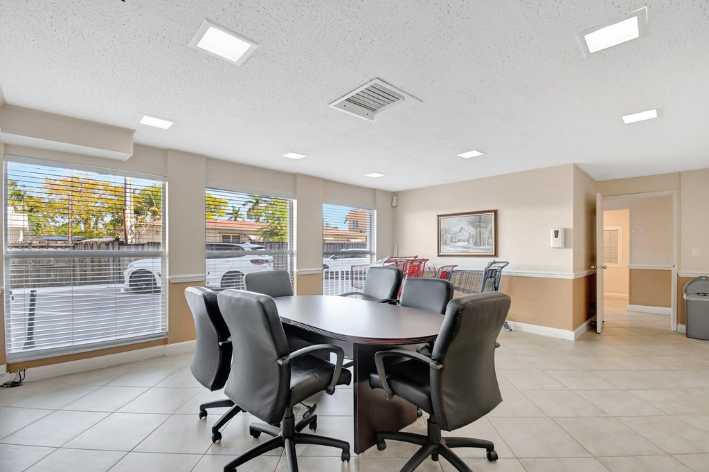 2555 Ne 11th Street - Photo 29