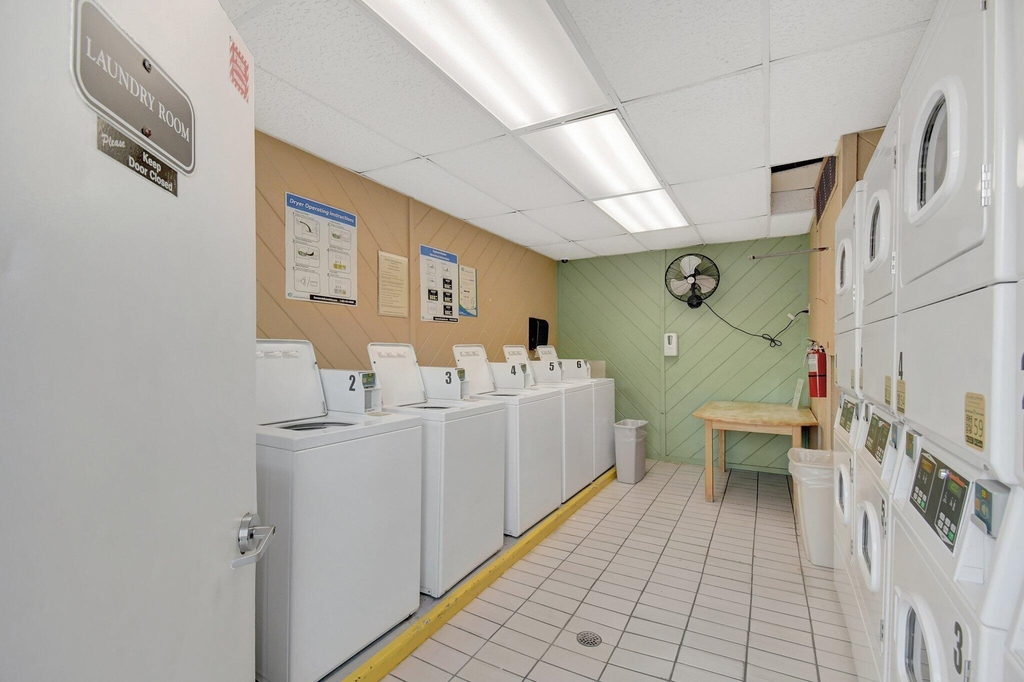 2555 Ne 11th Street - Photo 33