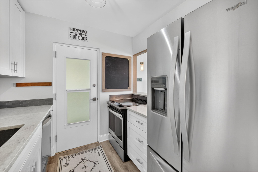 2555 Ne 11th Street - Photo 12