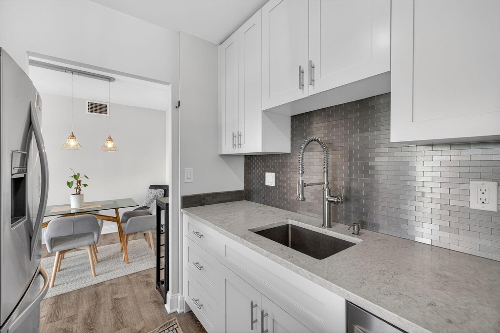 2555 Ne 11th Street - Photo 10
