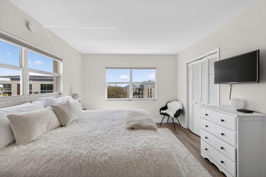 2555 Ne 11th Street - Photo 17