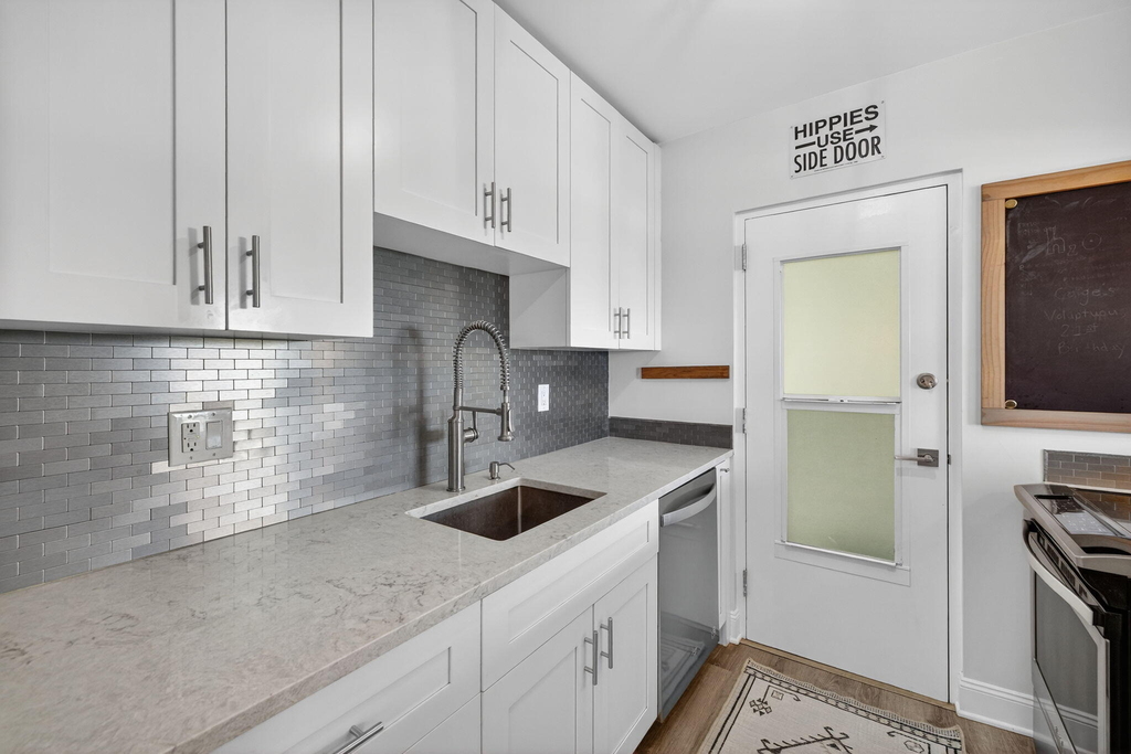 2555 Ne 11th Street - Photo 13