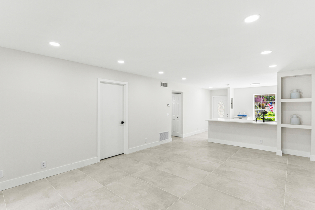 733 Nantucket Circle - Photo 11