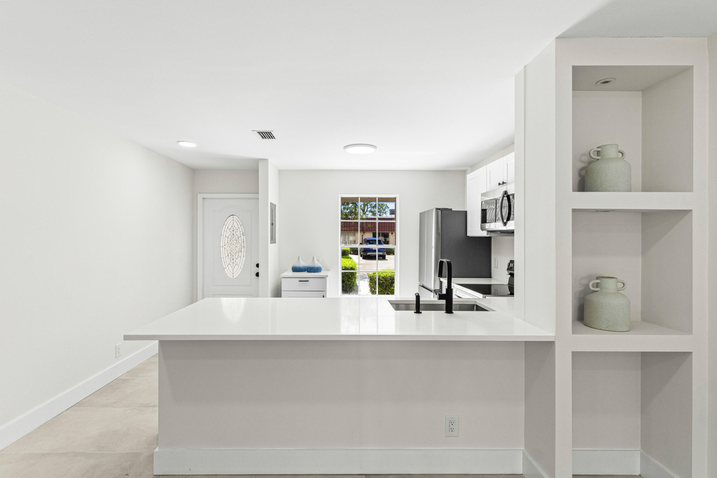 733 Nantucket Circle - Photo 5
