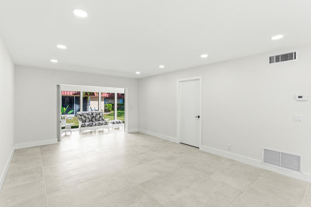 733 Nantucket Circle - Photo 9