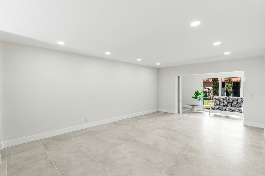 733 Nantucket Circle - Photo 8