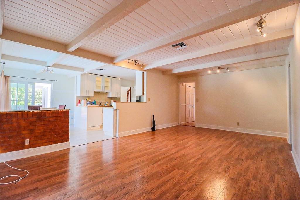 1329 Nw 84th Drive Nw - Photo 2