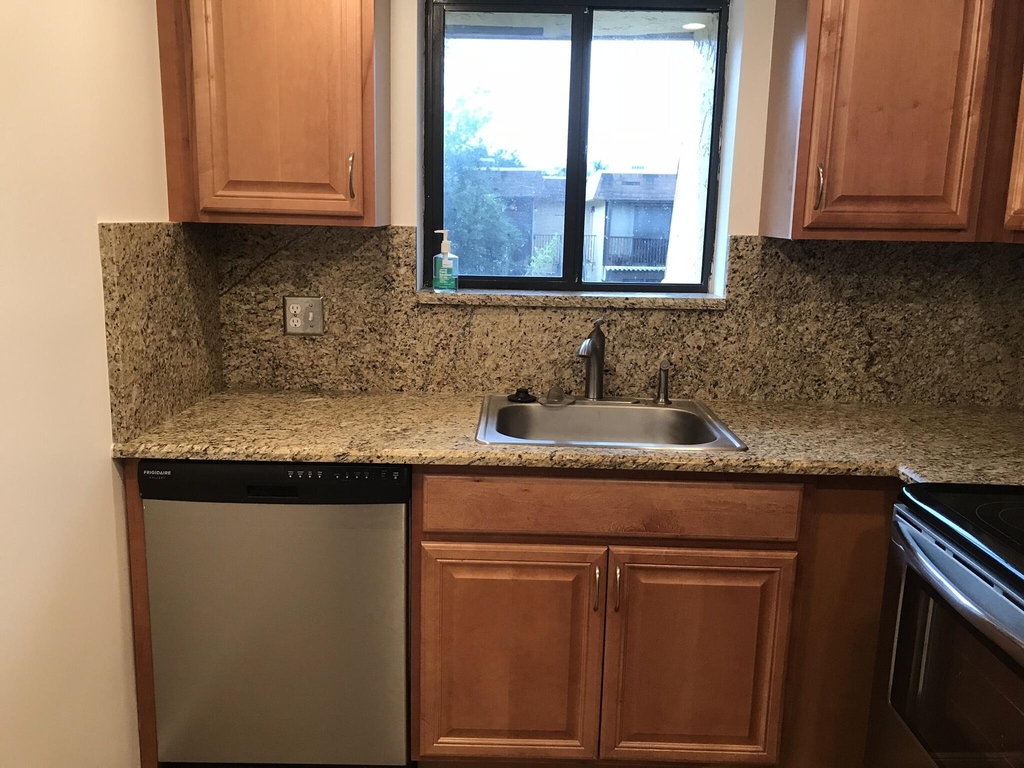 1125 S Flagler Avenue - Photo 6