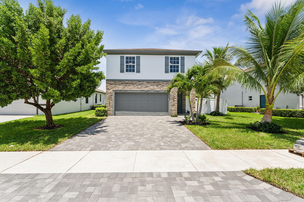 522 Lucky Lane - Photo 0