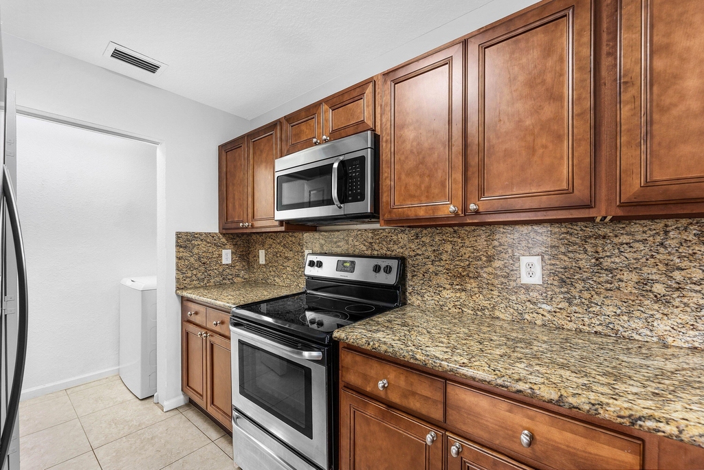 6515 Diamond Springs Terrace - Photo 9