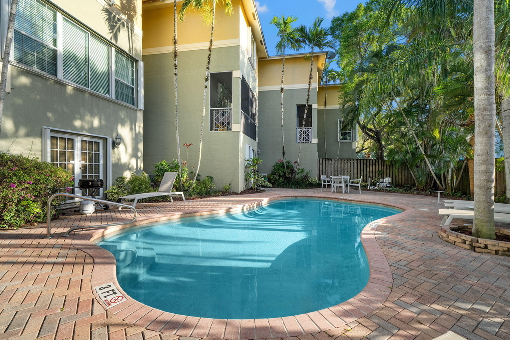 1213 Tequesta Street - Photo 25