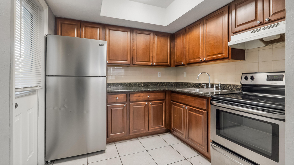 626 Sw 14th Avenue - Photo 4